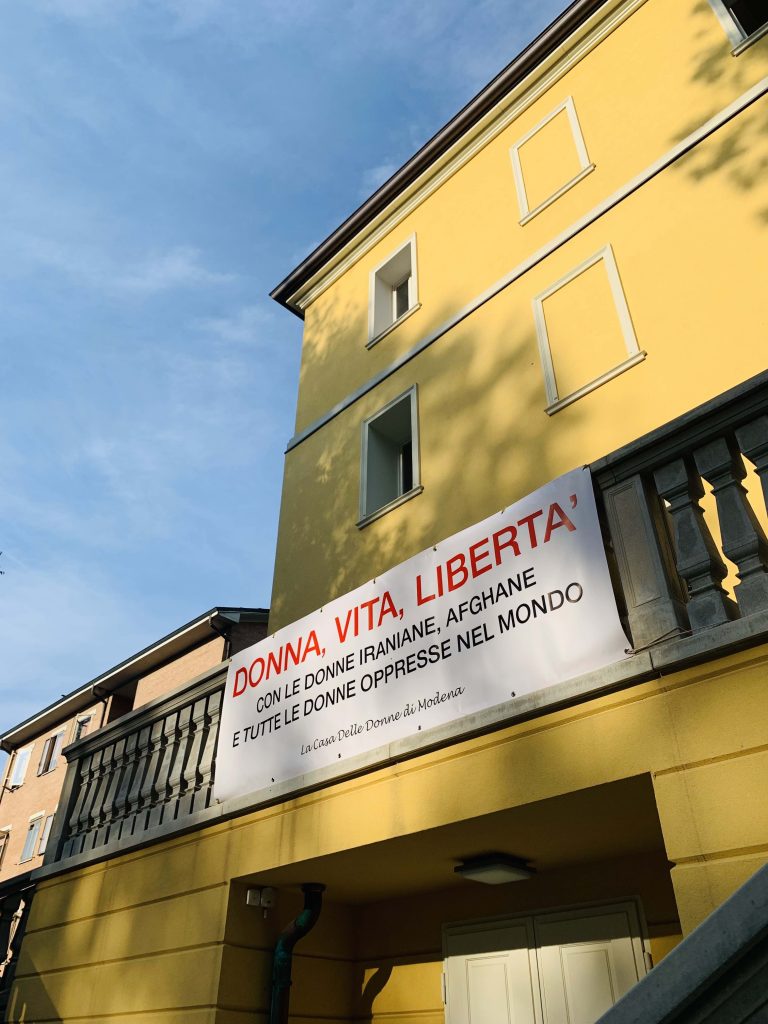 Casa delle donne - striscione (1)